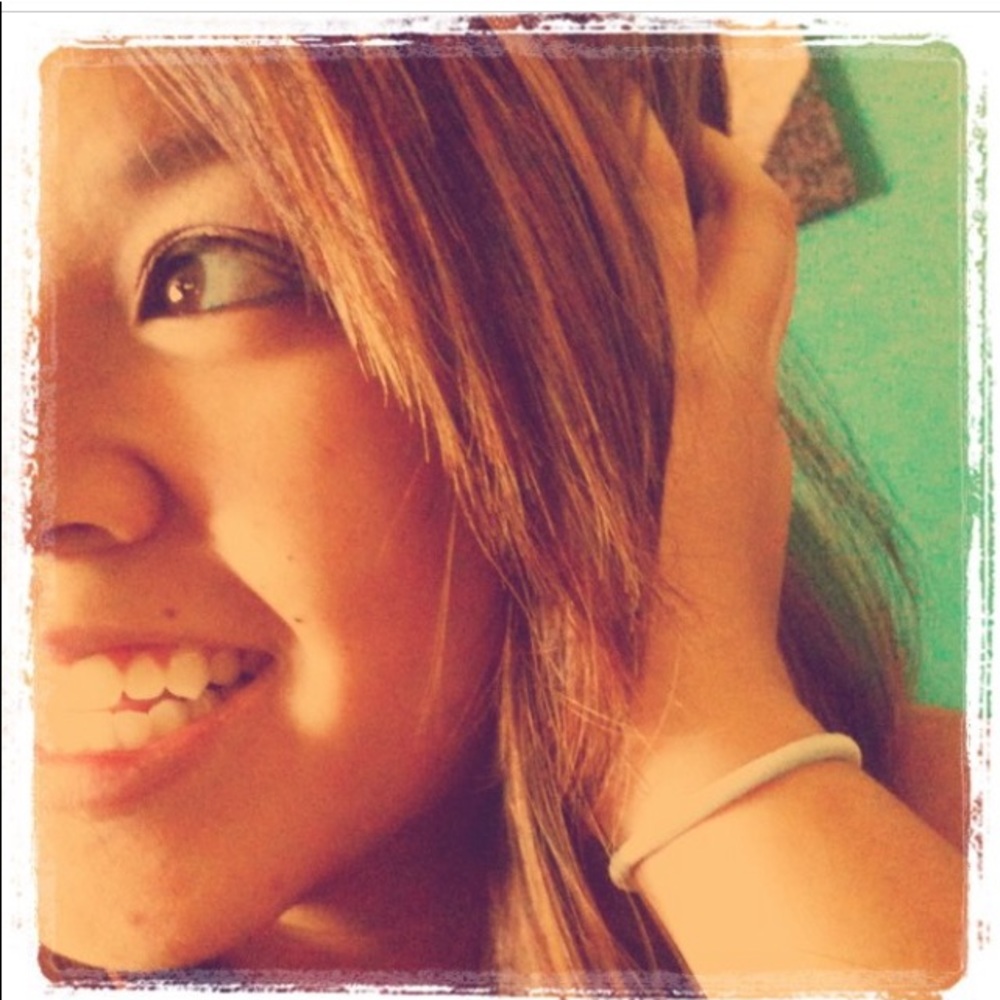 🌟 Meet your Posher, Reyna. 🌟